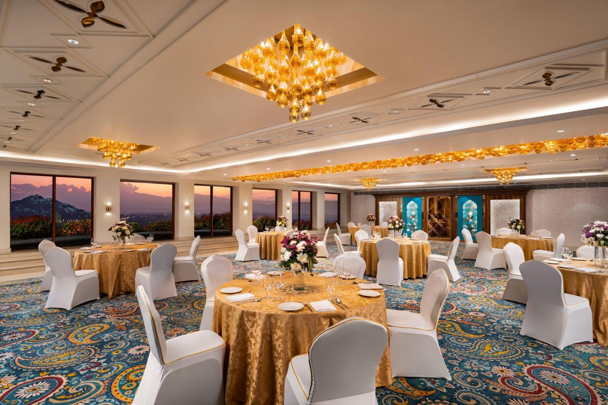 Vivanta Dal View Srīnagar Esterno foto